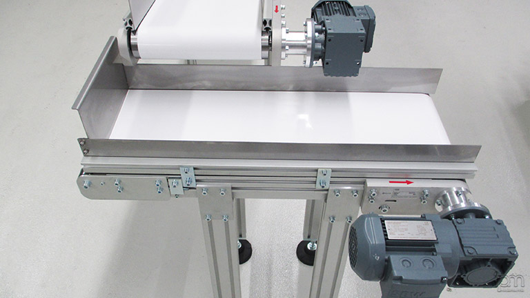 Sie sehen hier ein Gurtförderband. Gurtförderbänder